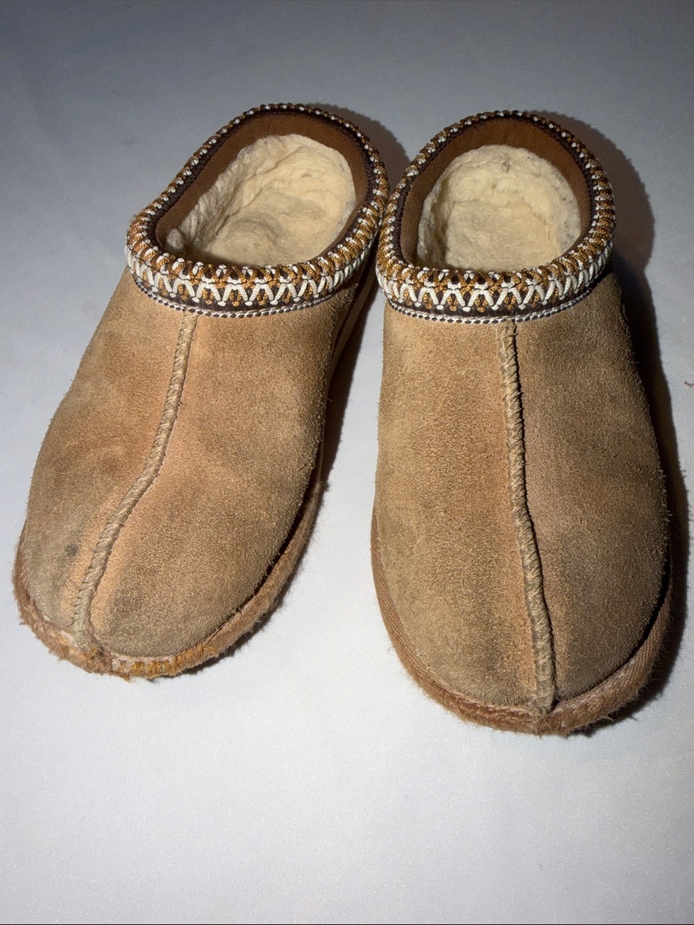 UGG Tasman Slippers Chestnut Suede Youth Kids Size 1